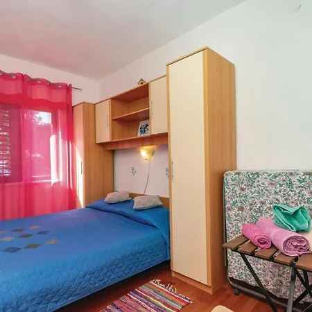 - Crnja Luka 42 * Prigradica