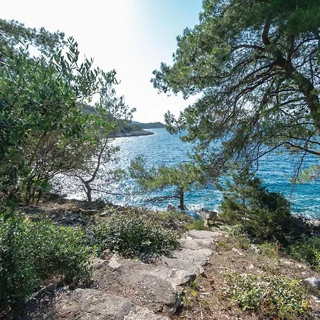 Cozy In Crnja Luka With Wifi